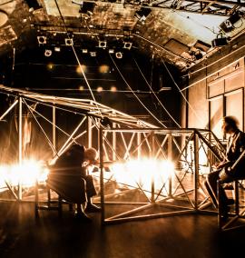 Teatras ieško dekoracijų montuotojo!